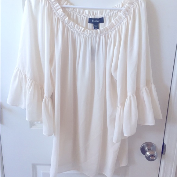 White top - Picture 1 of 2